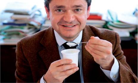 Il prof antisprechi consuma  gli yogurt scaduti da 4 mesi