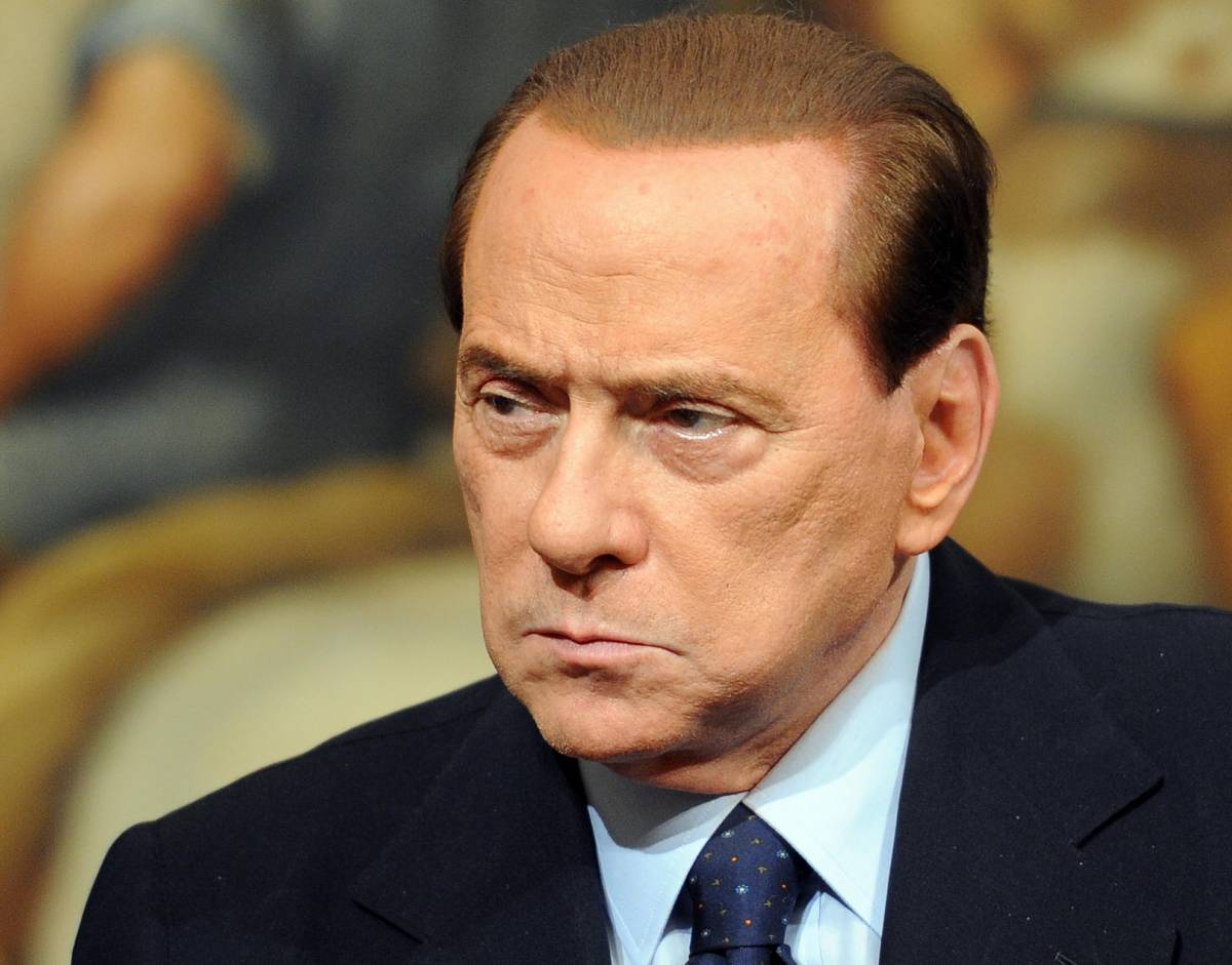 Berlusconi all'attacco: "Cura Monti senza effetti  Siamo pronti a tornare"