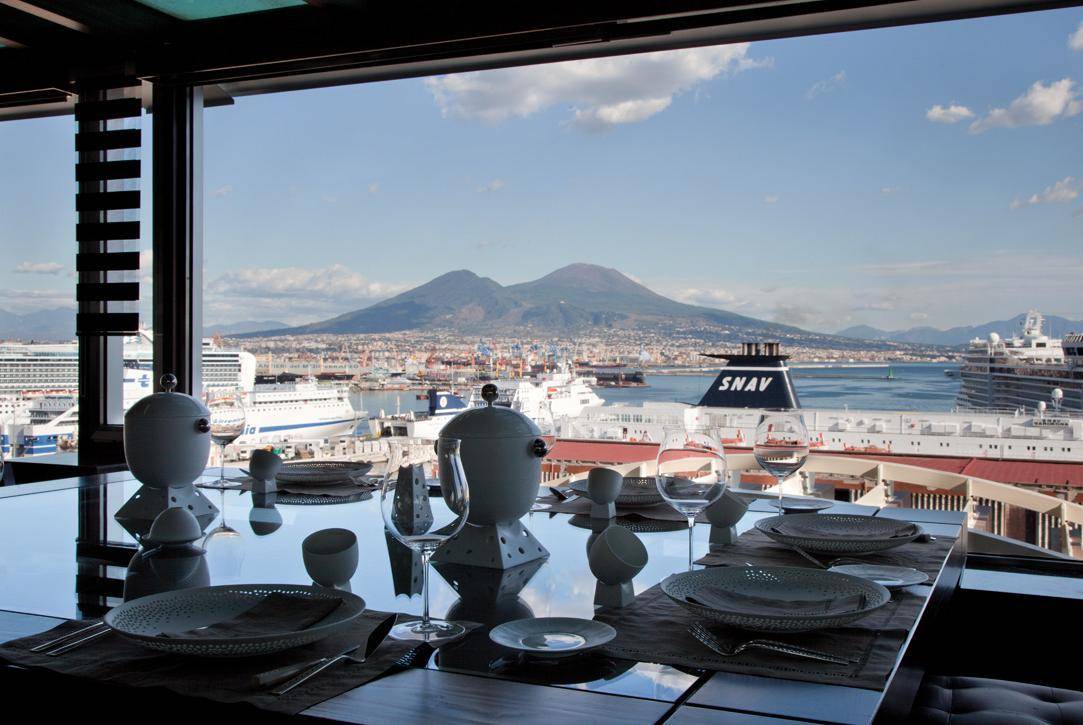 Brunch e design con vista sul Golfo