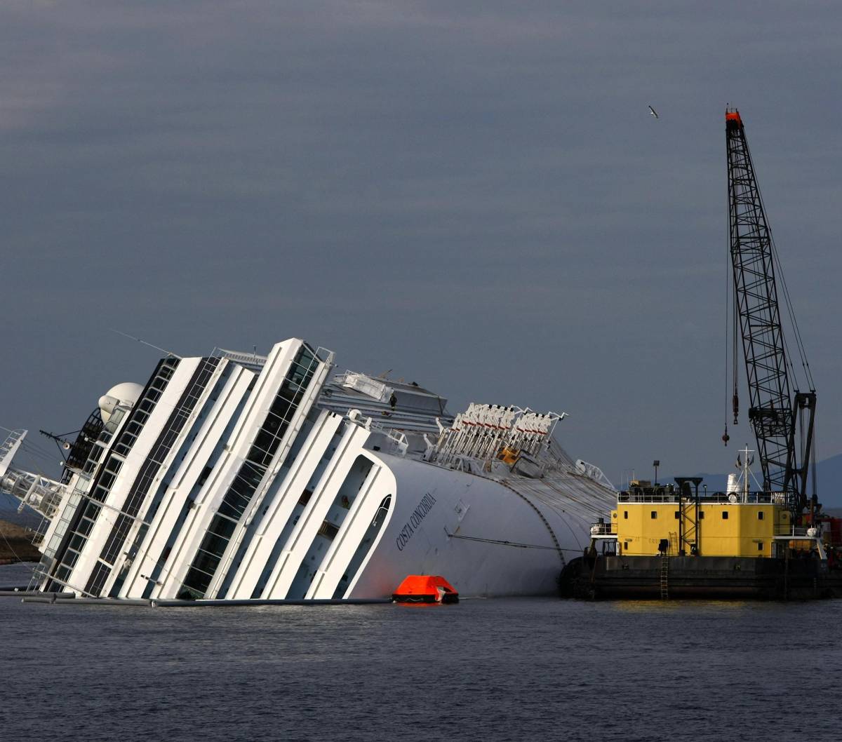 Il naufragio del Giglio: tutti salvi sulla nave con l’allarme dato subito