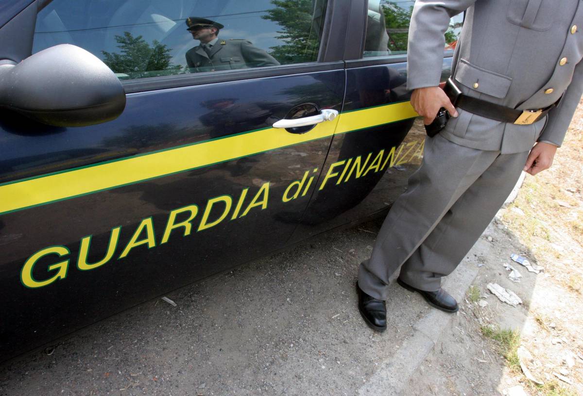 'Ndrangheta, tre finanzieri in arresto per corruzione