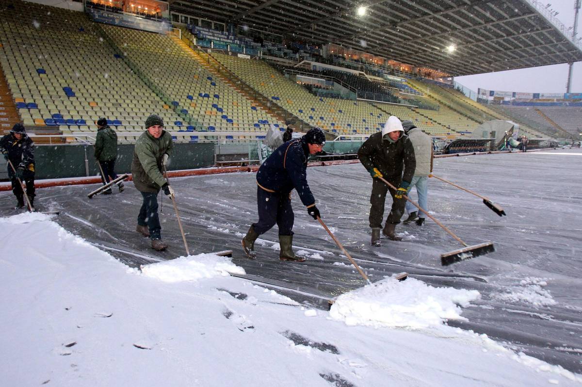 A Parma vince la neve e perde il calcio dei miopi