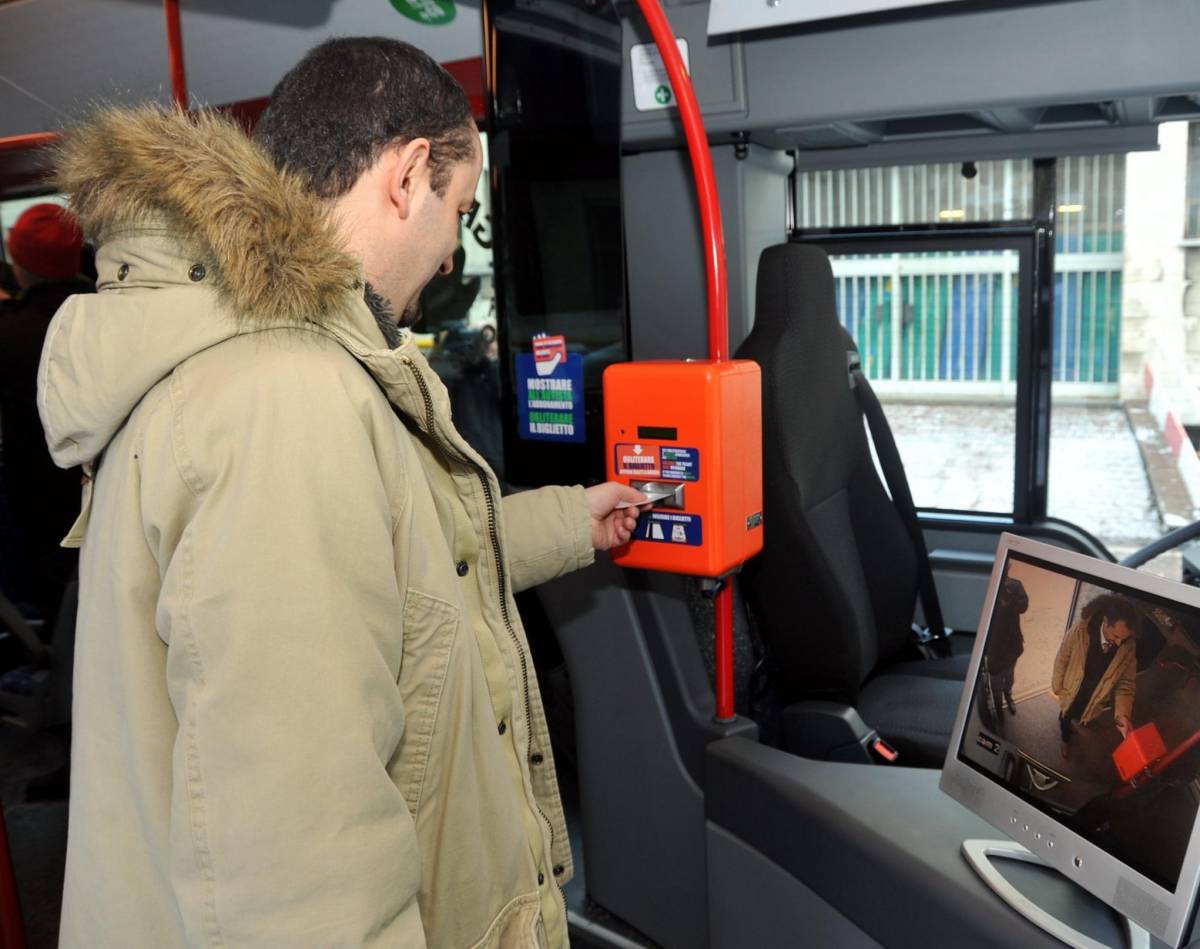 Entro l’anno «l’occhio» vigilerà su 900 vetture Si salirà sui mezzi solo dalla porta anteriore