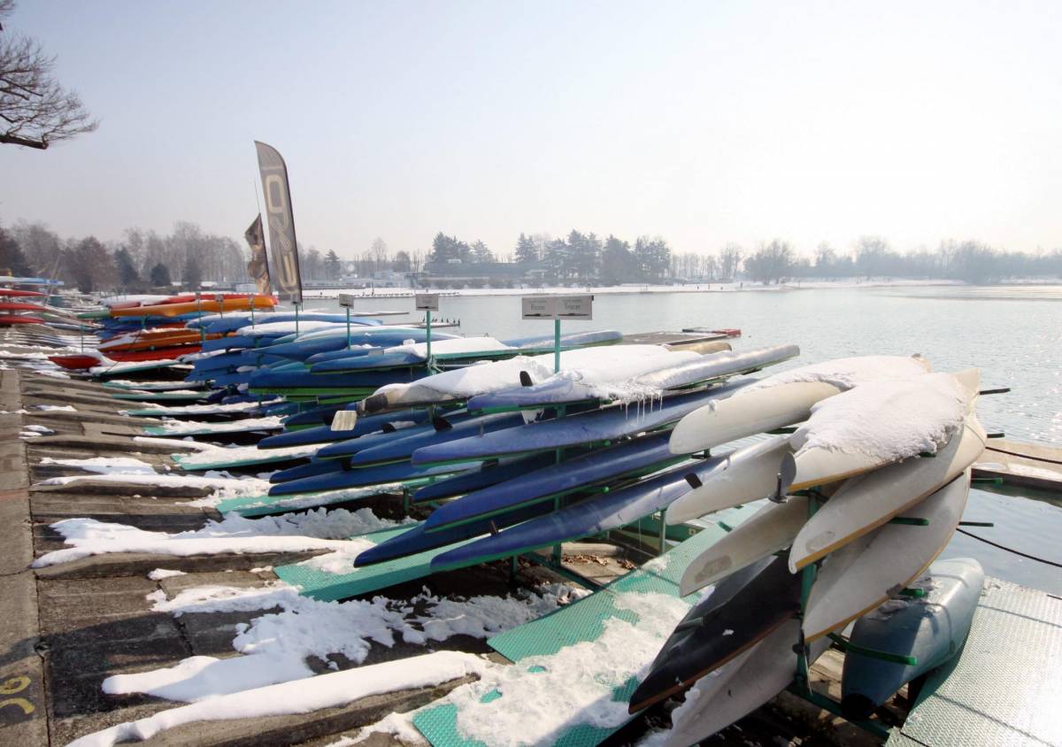 Ghiaccio e tubature che saltano. Da oggi altre nevicate in città