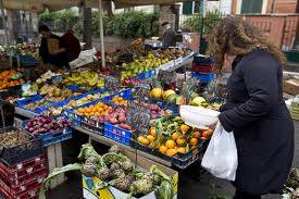 Maltempo, le galline non fanno uova e le verdure costano il doppio