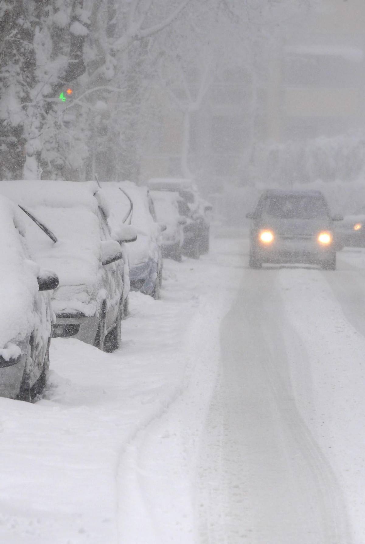 Maltempo, allerta al Centro La neve blocca le ambulanze  Nell’attesa muoiono 2 donne