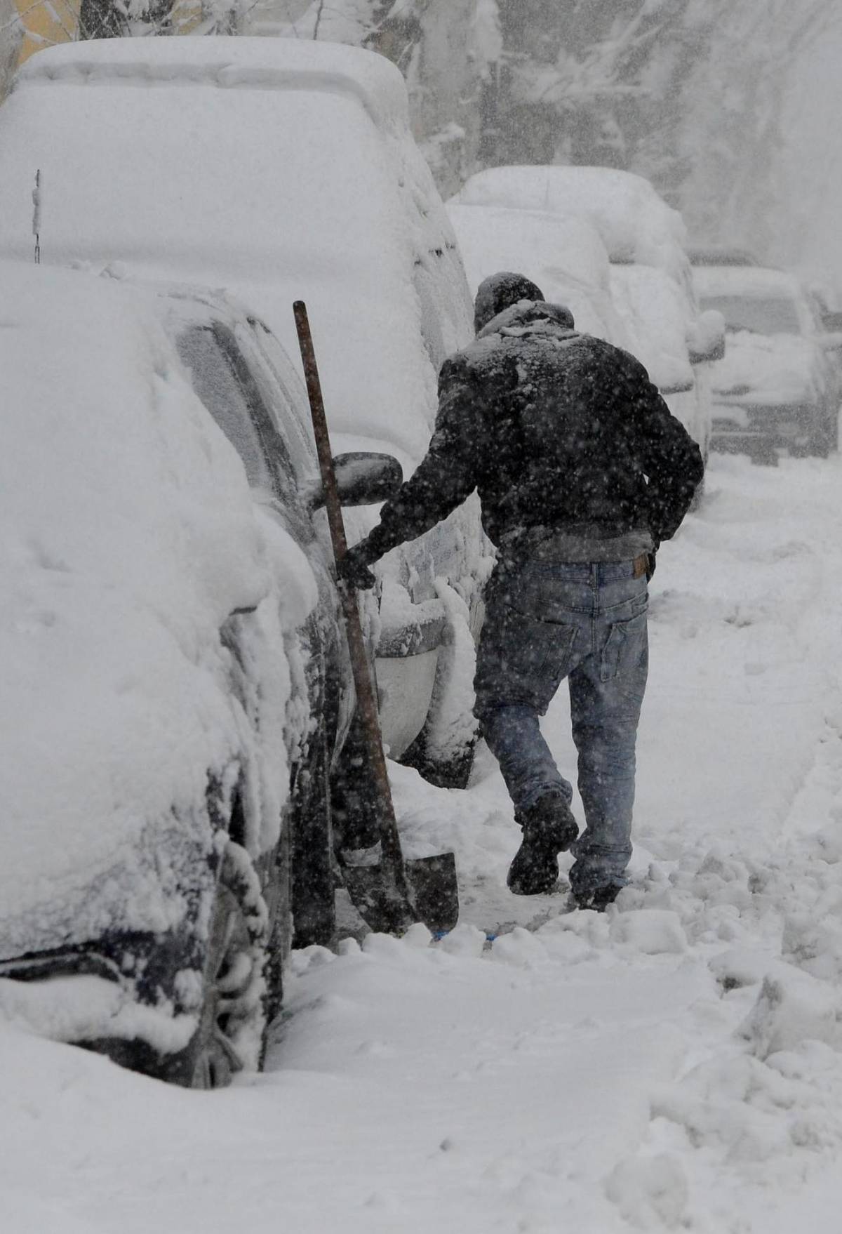 La partoriente è isolata e il 118 si affida al «4x4»