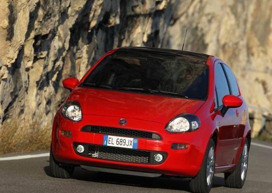 Fiat, una Punto da 9.500 euro mentre Freemont diventa 4x4