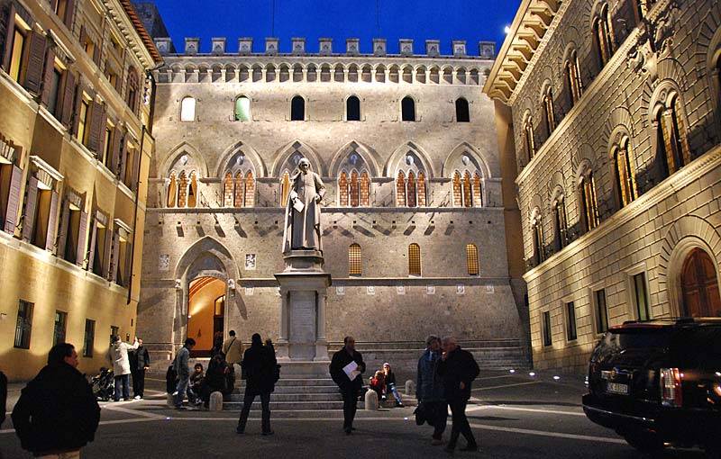 Siena: storica svolta La Fondazione Mps vende il 15% di quote