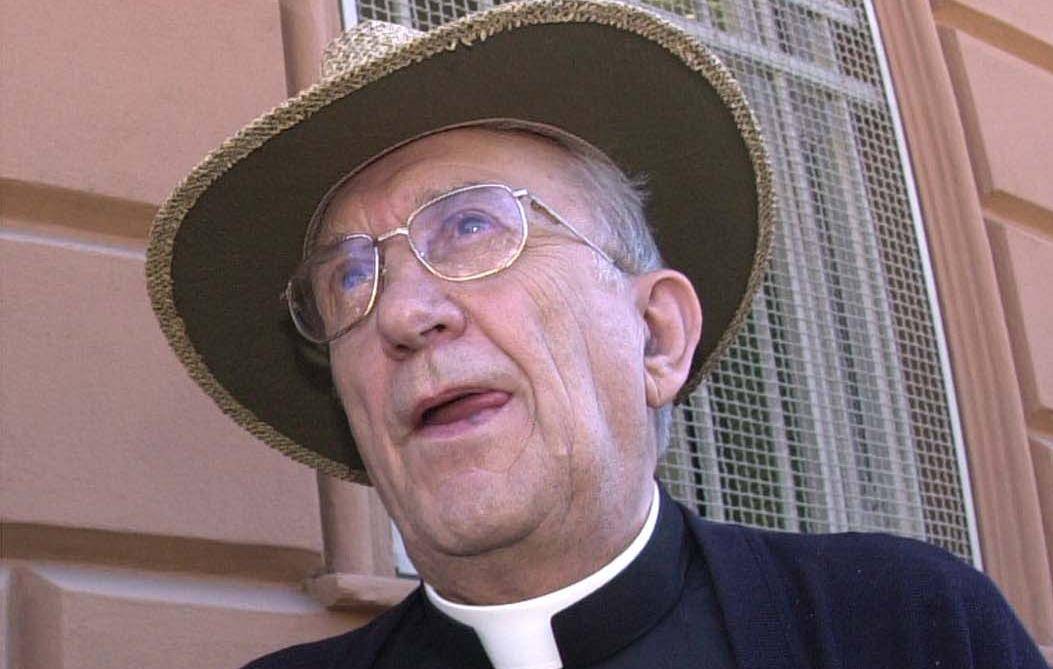 Don Gallo, cappellano  di tutte le giunte chic