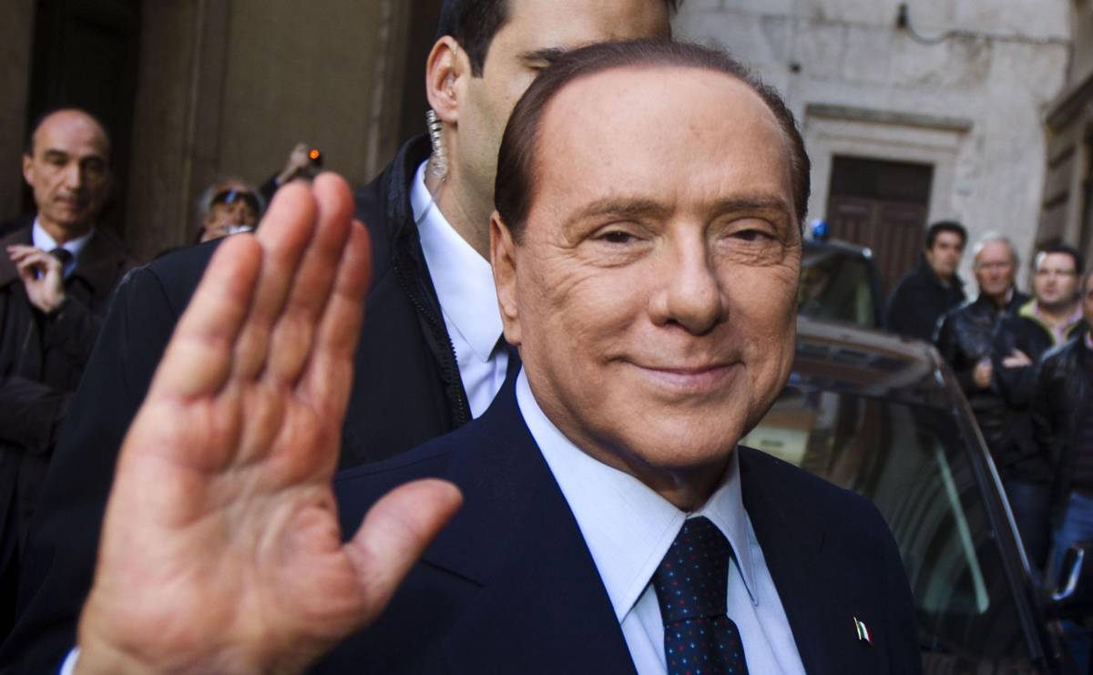 Berlusconi in campo: "Con il Colle c’è sintonia Lealtà al governo Monti"