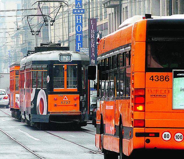 Scuola, trasporti e sanità: i lombardi pagano 143 euro in più