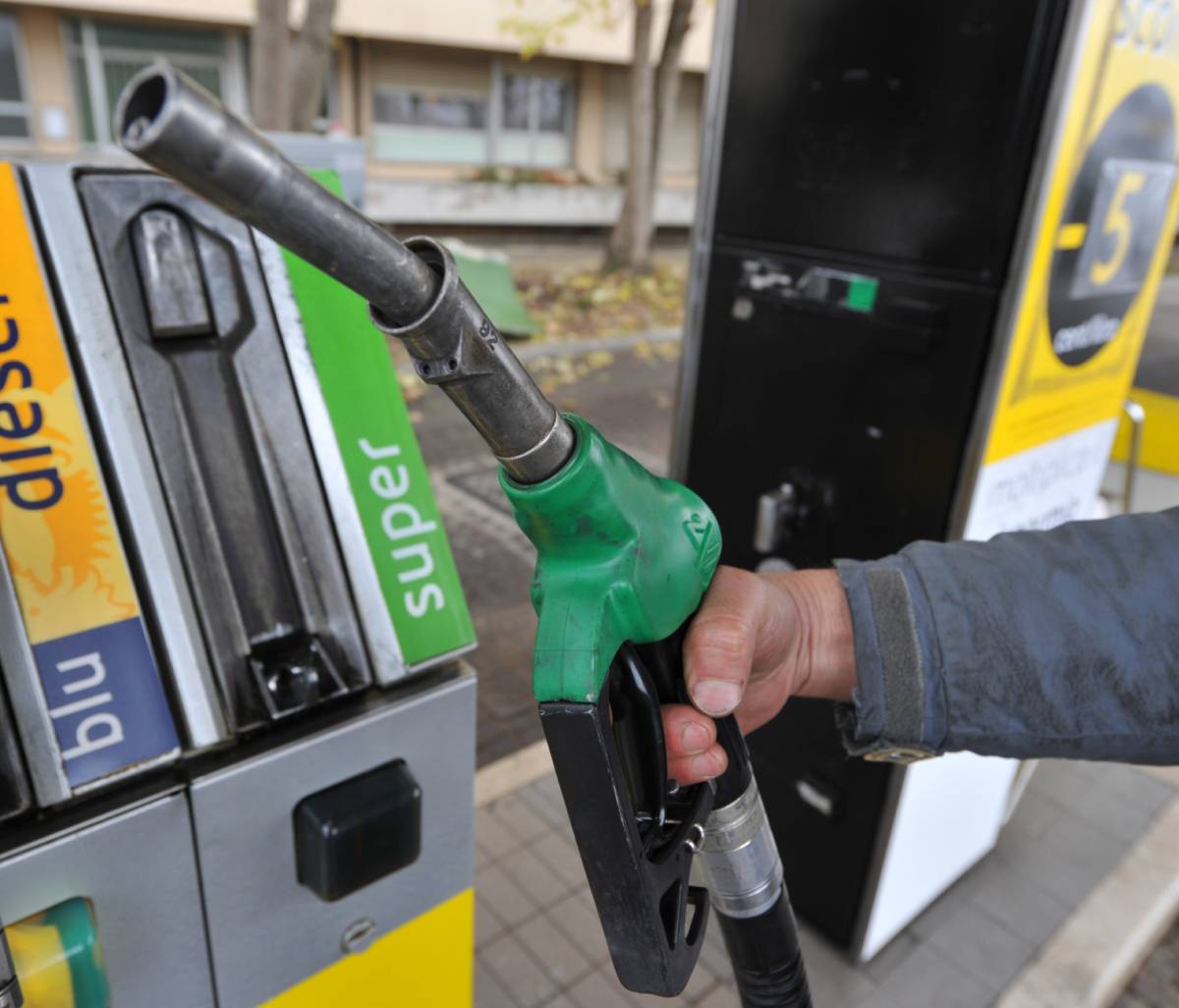 Nuovo record benzina Verde oltre 1,9 al litro