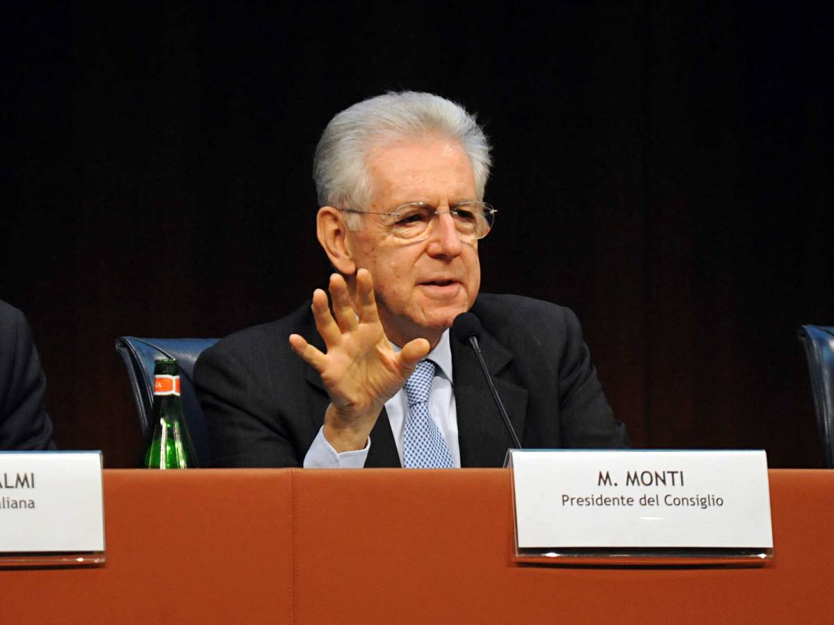 Lavoro, Monti tira dritto:  "Il governo farà la riforma con o senza i sindacati"