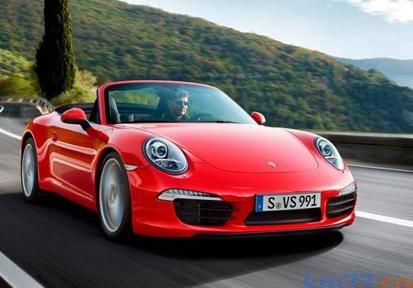 Porsche 911 Carrera Cabrio è il trionfo della sportività