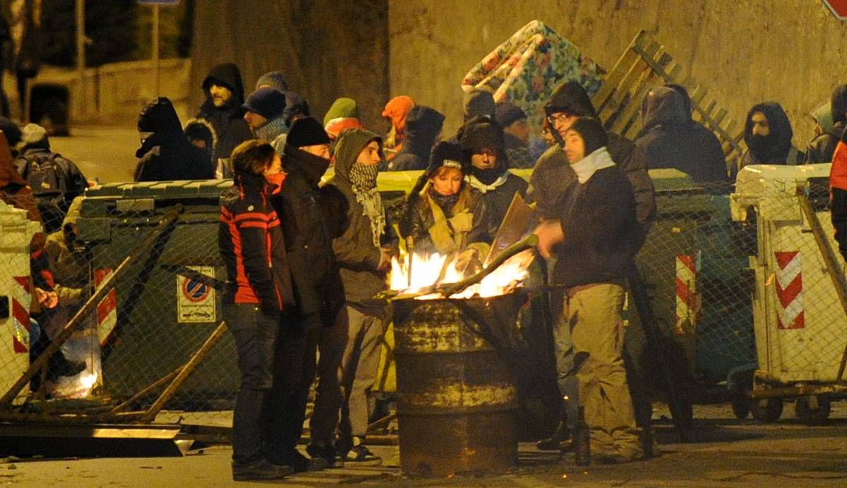 I No Tav bloccano autostrade e stazioni Ma Passera non molla: "Avanti coi lavori"