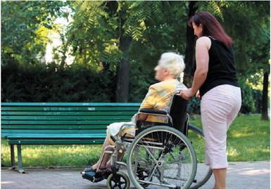 In tanti vogliono fare l’autista ma i posti li trovano le badanti