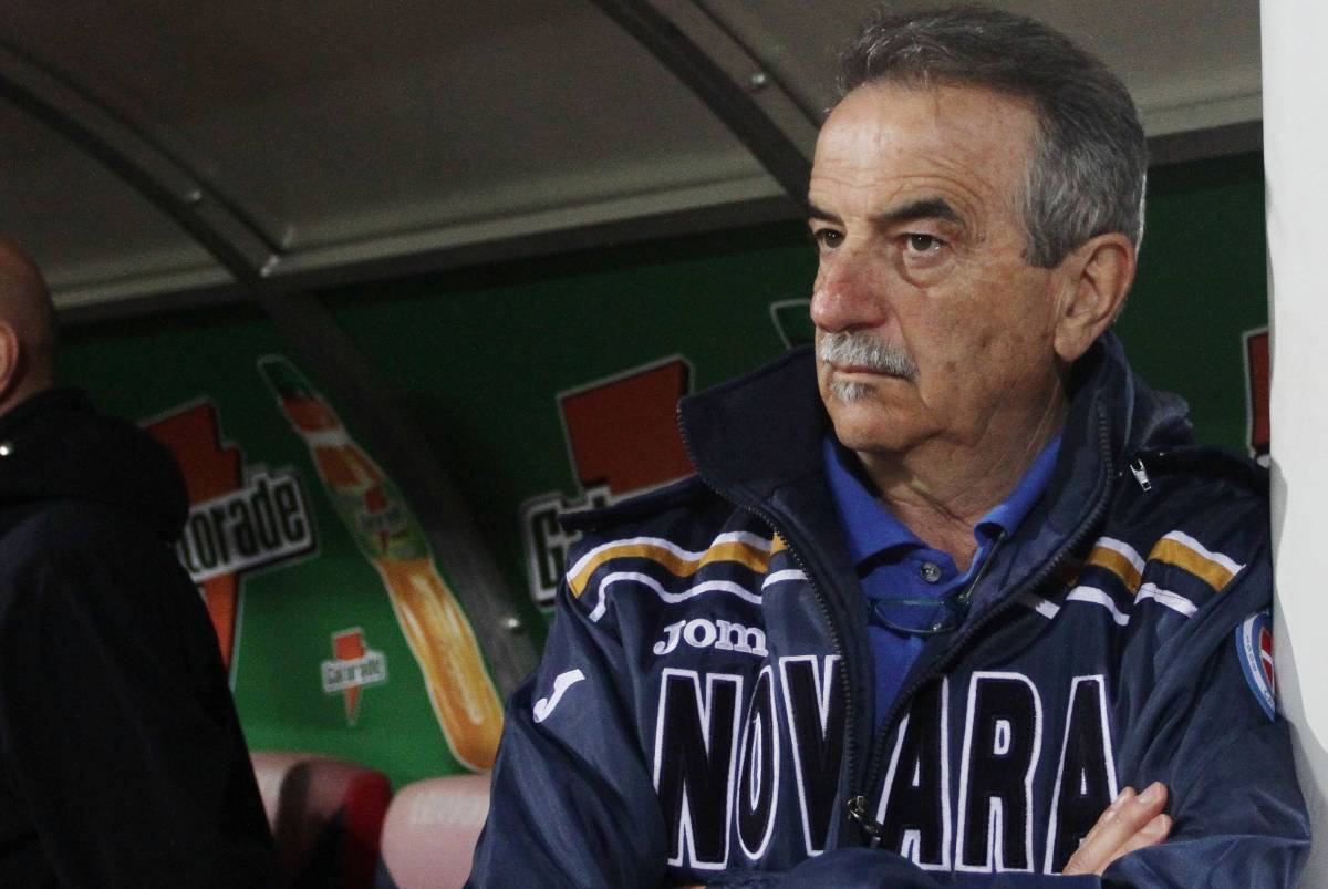 Calcio, il Novara esonera l'allenatore Mondonico Sulla panchina riecco Tesser