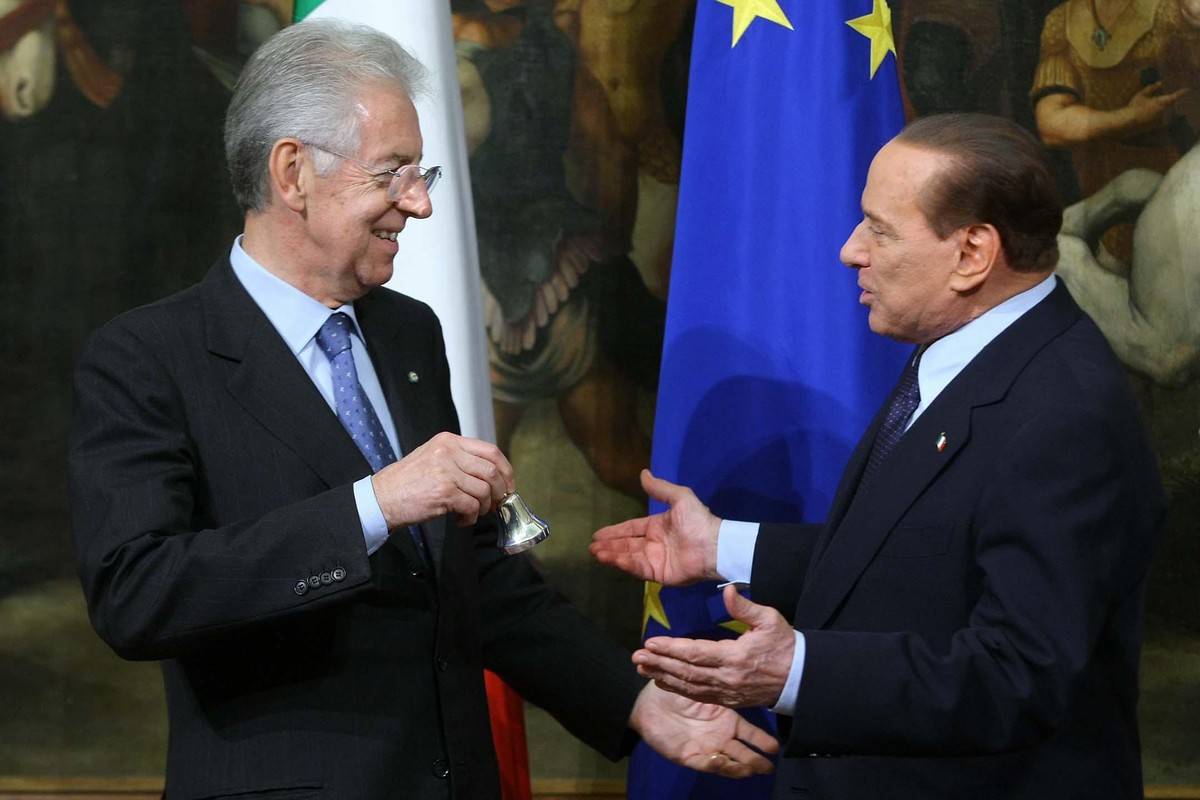 Il Cav sostiene Monti: "Da noi senso di lealtà" Ma non si candida più