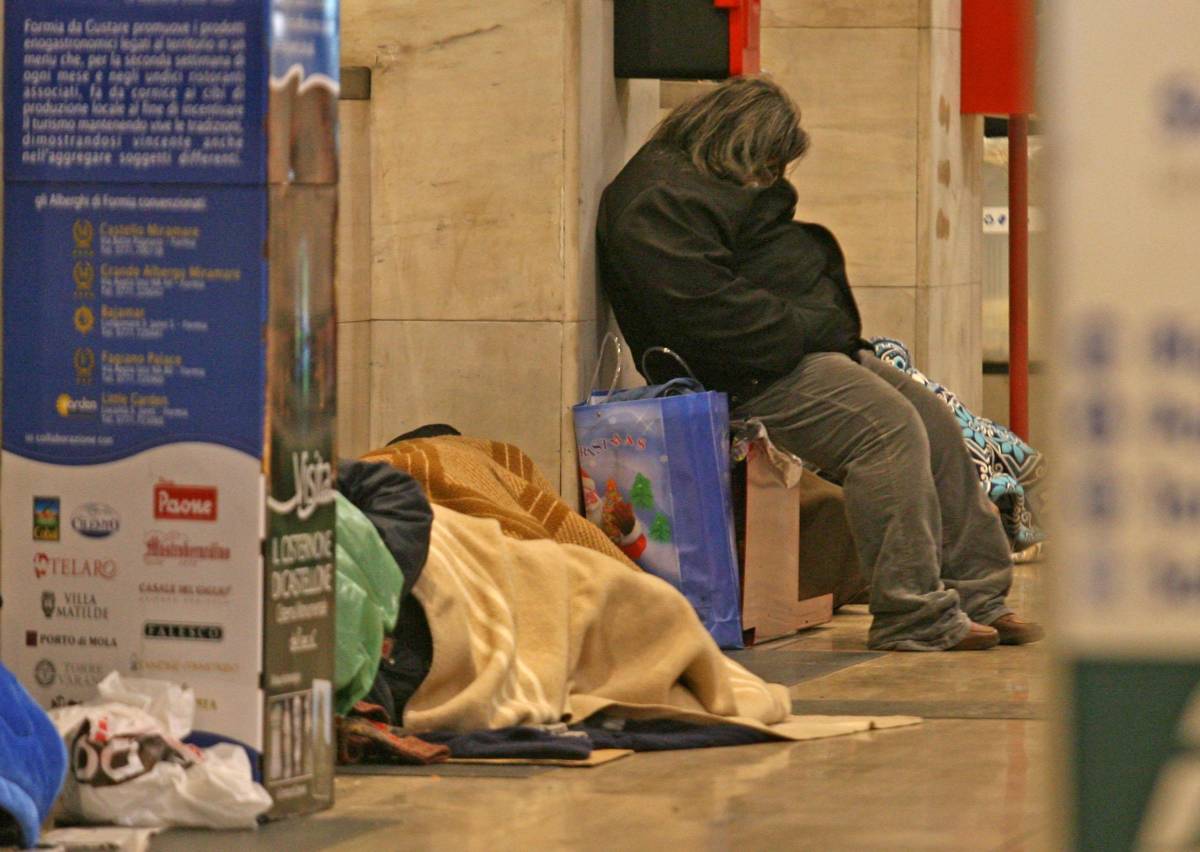 Ladro finisce ai domiciliari  in sala d’attesa alla stazione