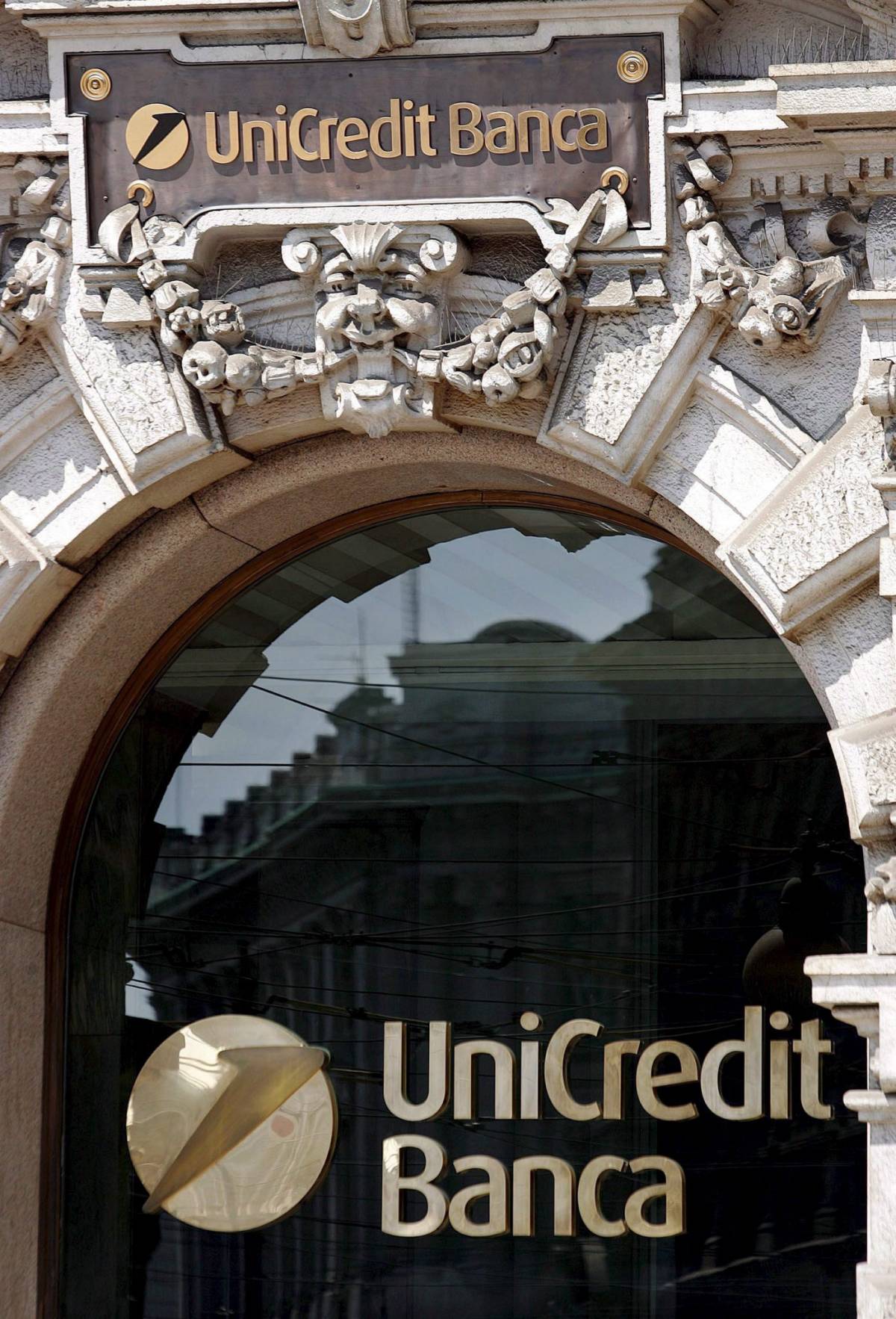 Se lo sportello si fa App: la metamorfosi di Unicredit