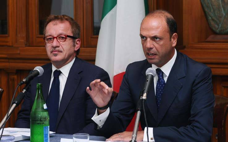 L'accordo tra Pdl e Lega si allontana Alfano: "Potremmo separarci"