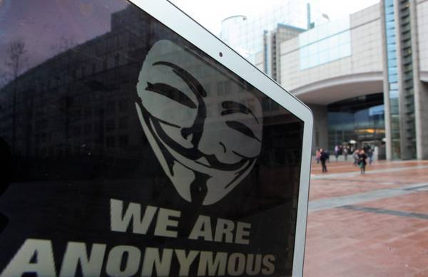 Anonymous in azione Attaccano Trenitalia e difendono i NoTav