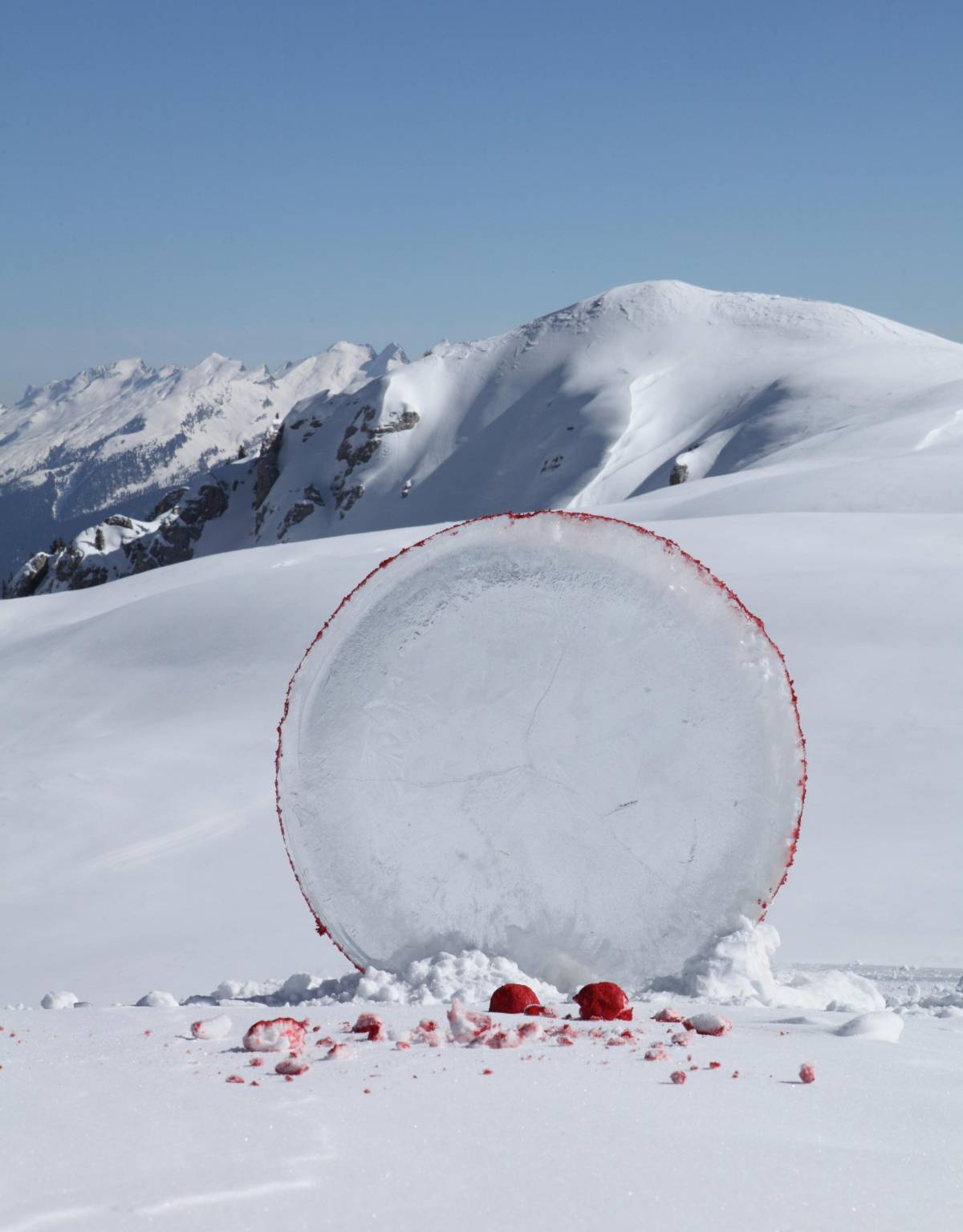 Una galleria d’arte di opere di ghiaccio a cielo aperto sul bianco Latemar