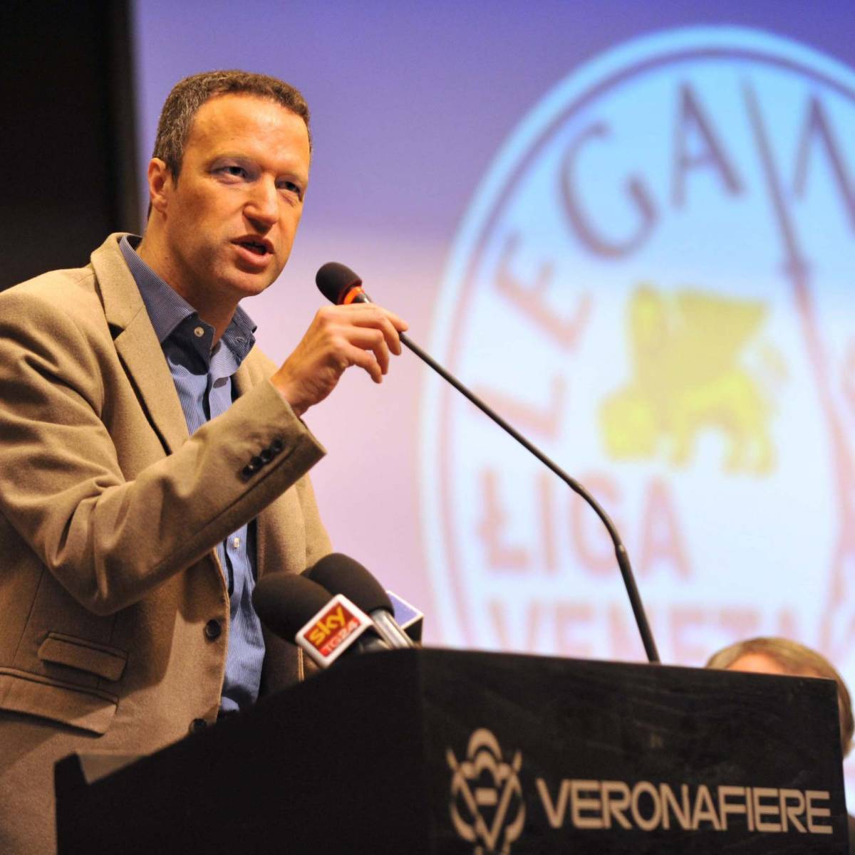 Il laboratorio Verona esplode La rottura tra Pdl e Lega  adesso incarta anche Tosi