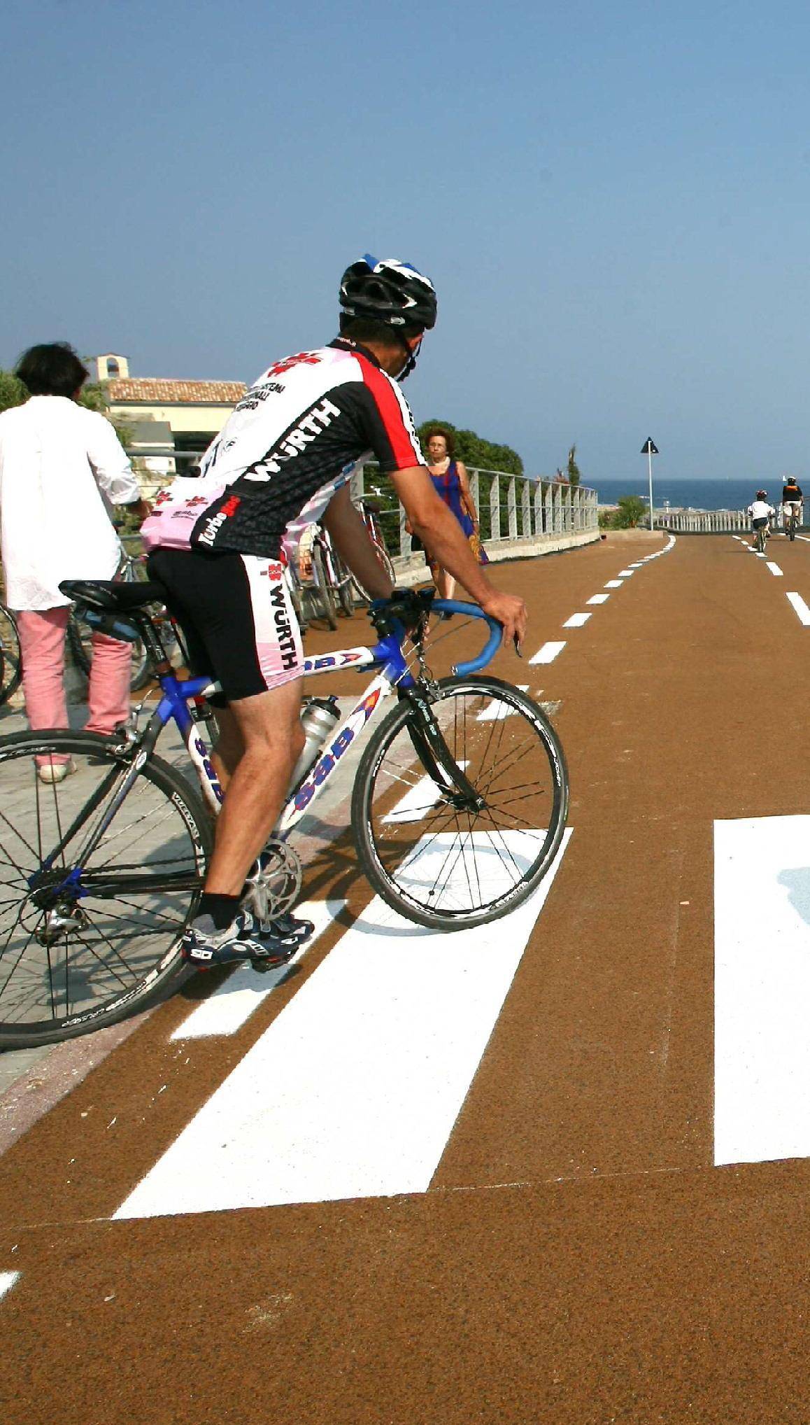 Pista ciclabile nel tunnel di Capo Noli: i progetti ci sono, mancano i soldi