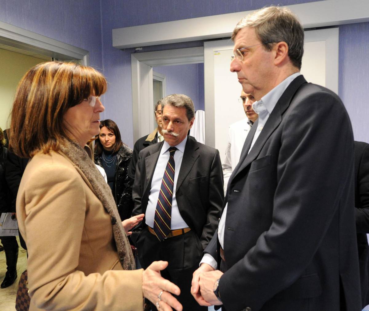 I liguri pagano, i dirigenti si premiano