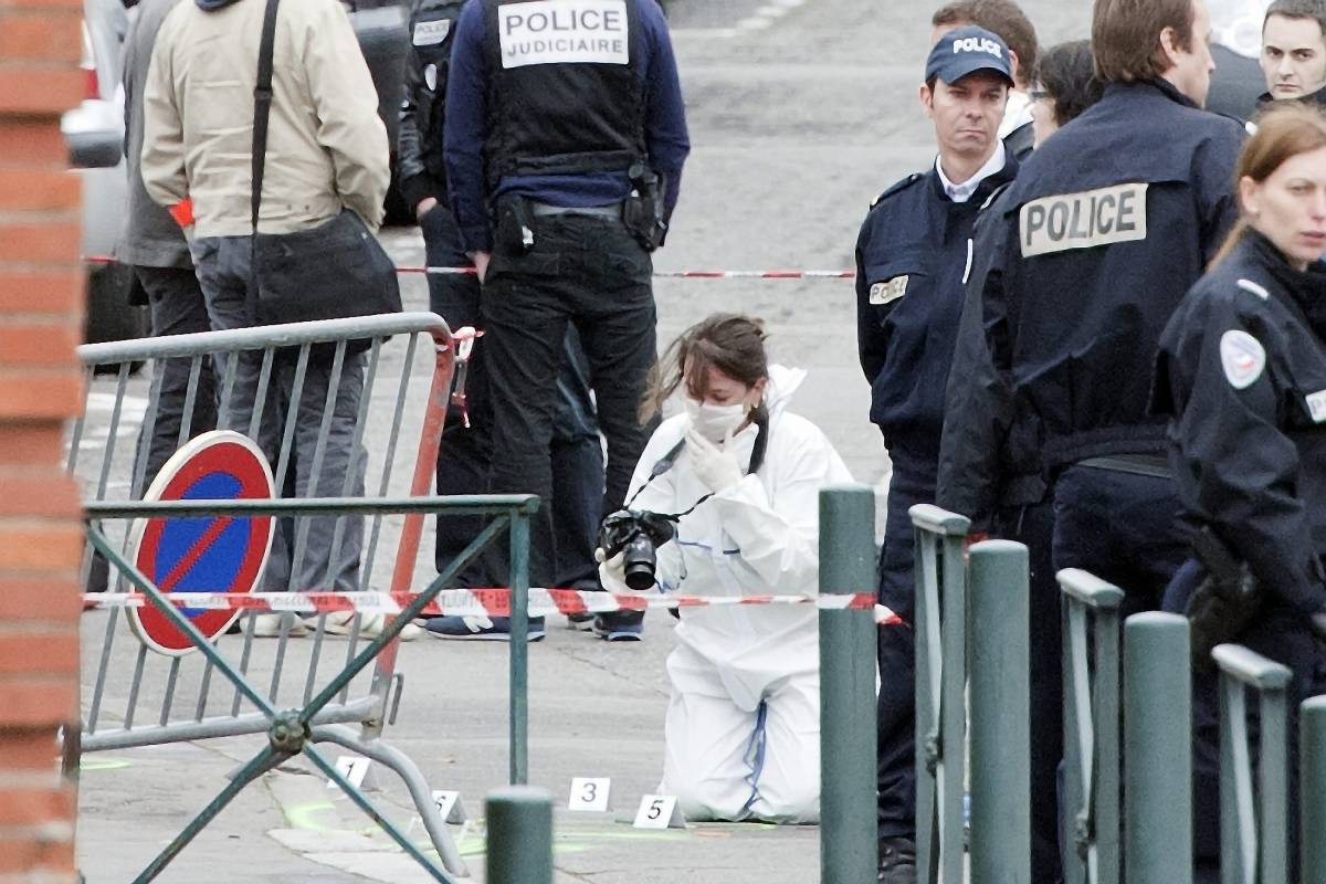 Strage di Tolosa, il killer  potrebbe colpire ancora Sarkozy: "Mostro in libertà"