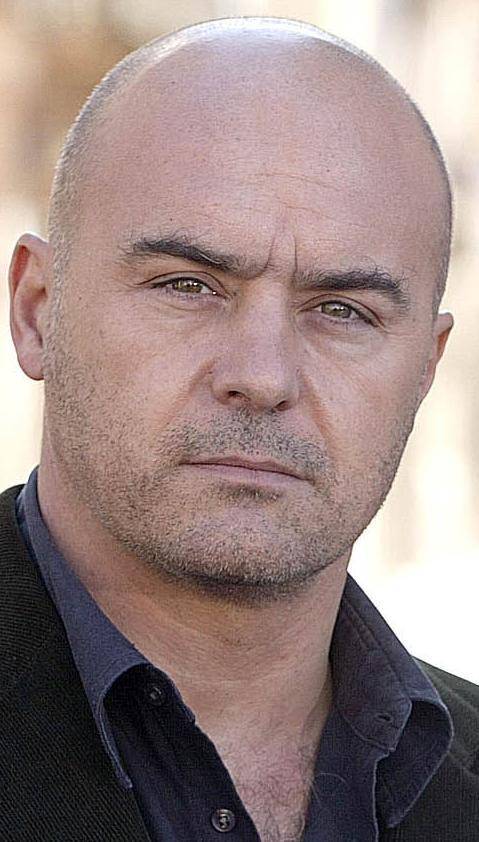 Montalbano  fuorilegge: mangia i pesciolini