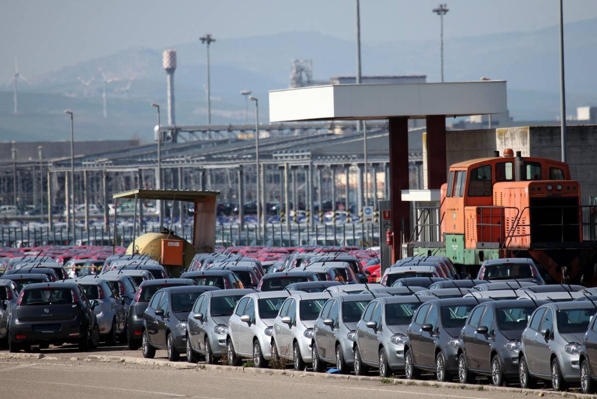 Protesta delle bisarche La Fiat lancia l'allarme: "Minacce, incendi e violenze"