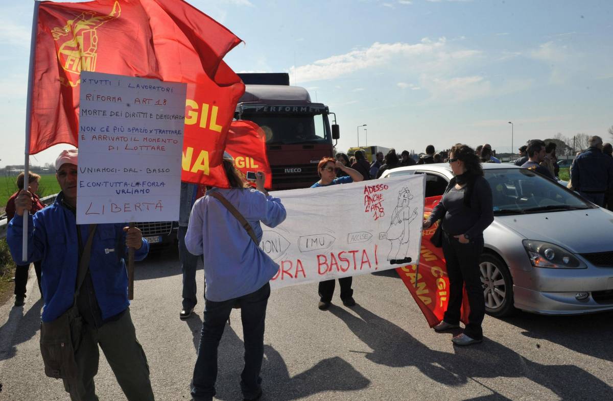 Operai sul piede di guerra: scioperi e manifestazioni dal Nord al Sud del Paese