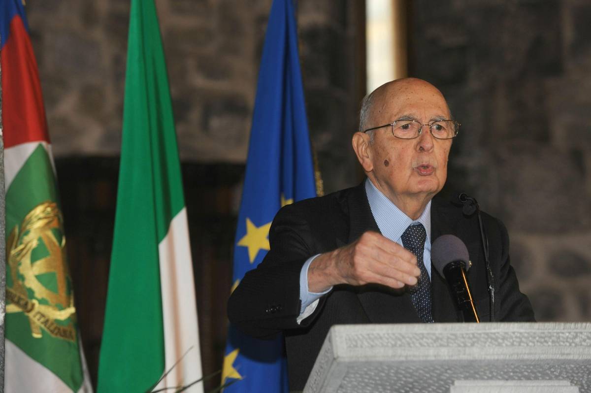 L'addio di Napolitano Lascia da furbetto