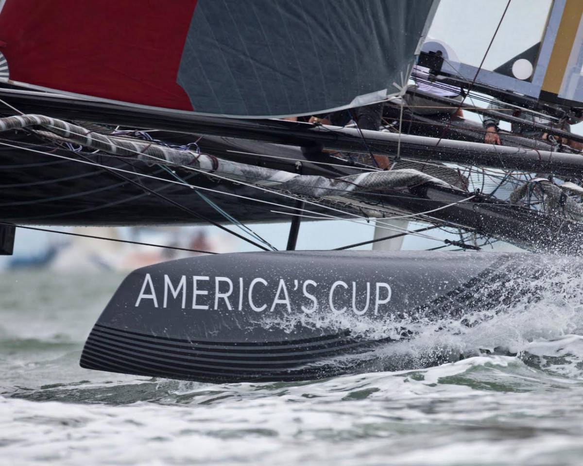 Napoli e America’s Cup, monografia di "Stile italiano"