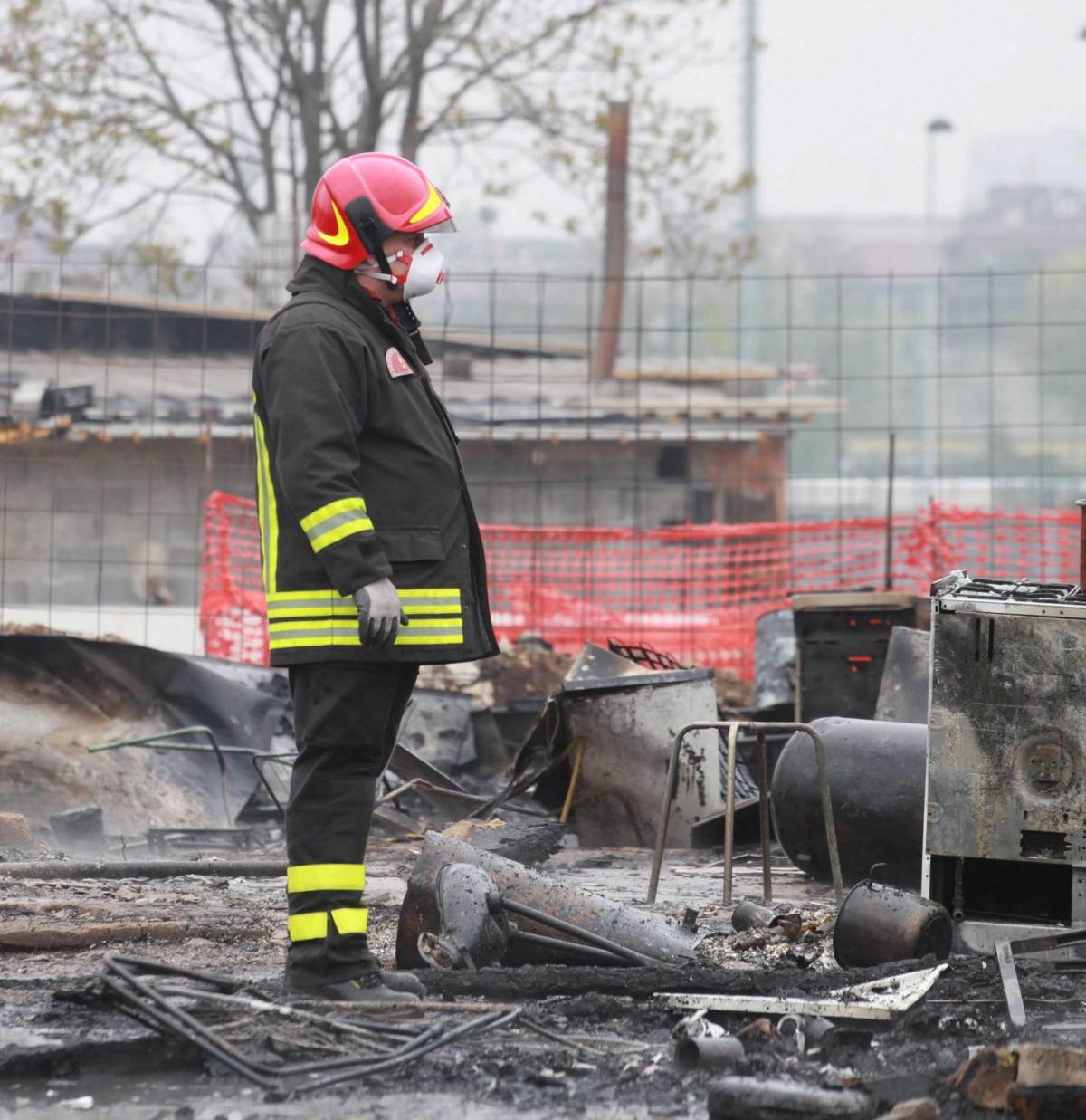 Pdl e Lega accusano: «Andava liberato prima dell’incendio»