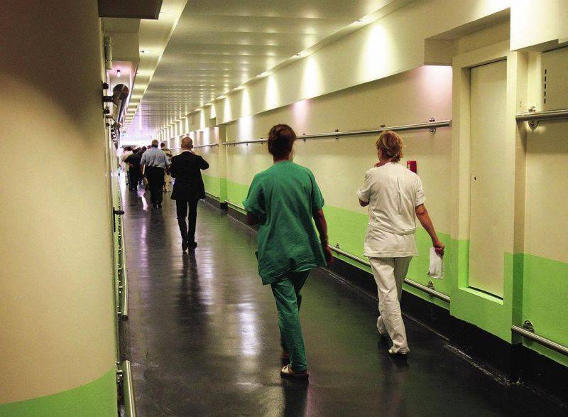 Al Pronto Soccorso per 6 ore Muore per arresto cardiaco