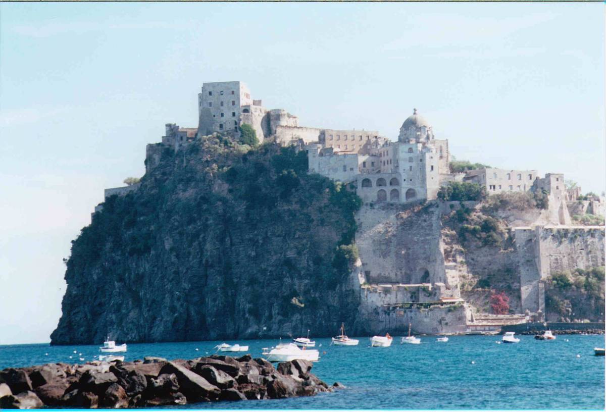 Ci mancava solo questa Spunta la tassa di sbarco per chi va nelle isole minori