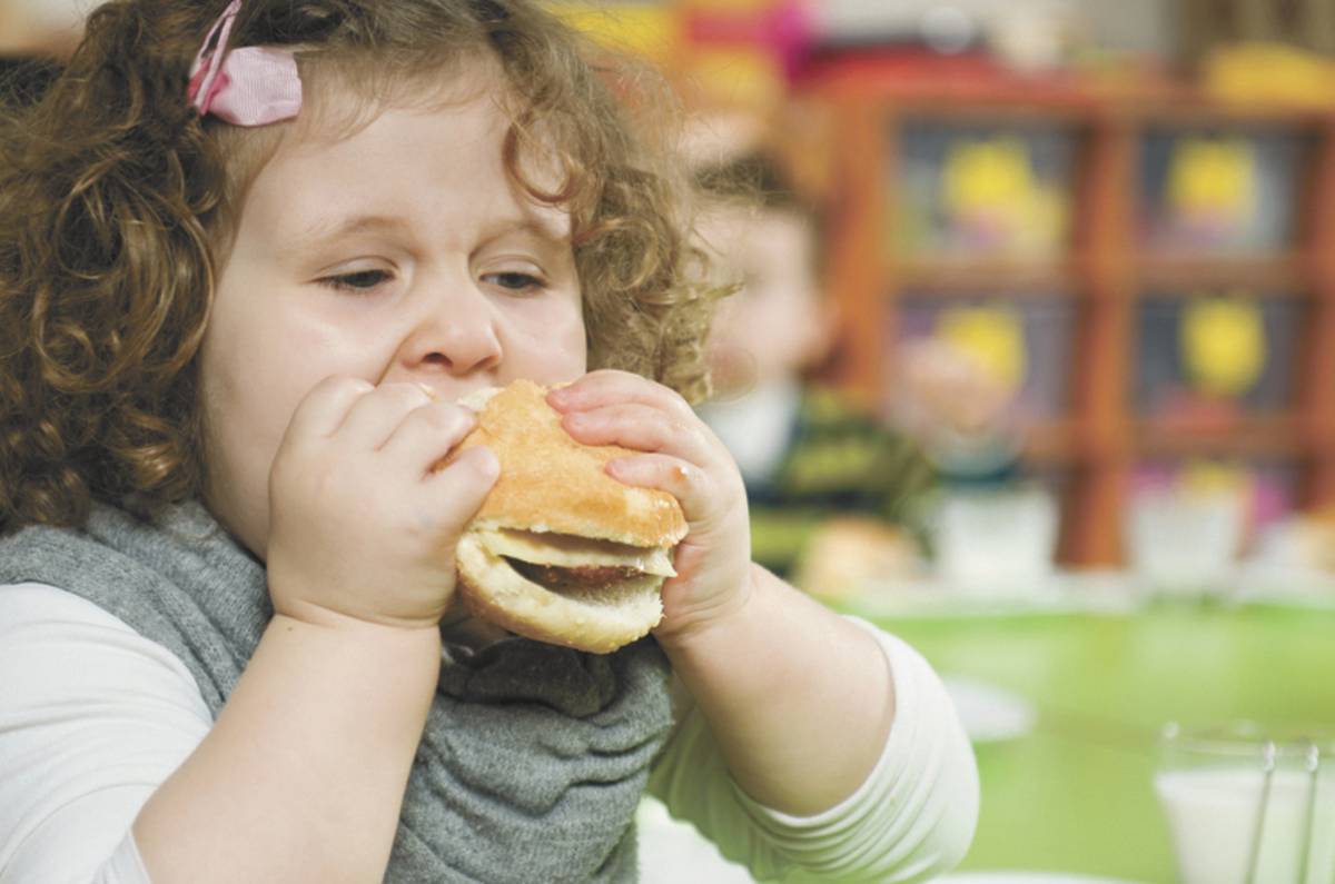 Un bimbo su tre è sovrappeso E i dietisti: "Scarsi i controlli"