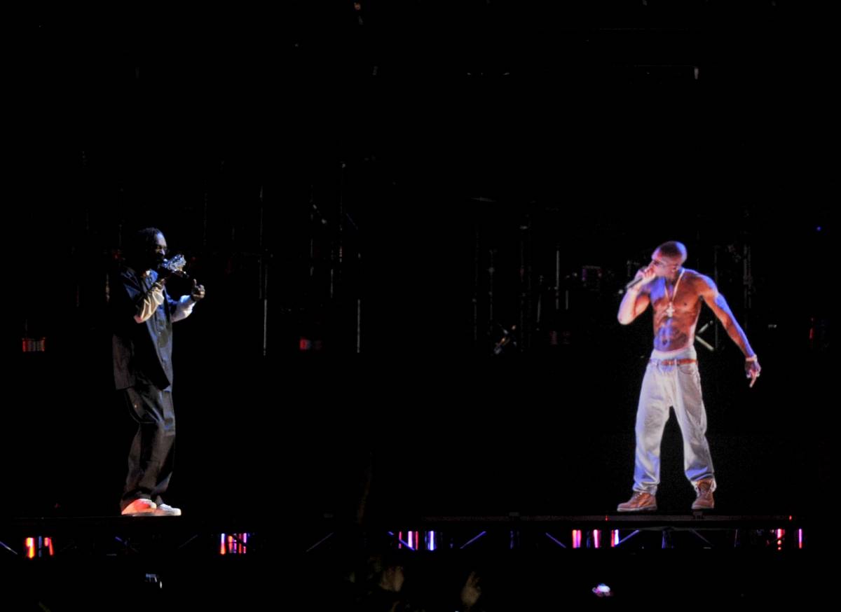Tupac resuscita al Coachella