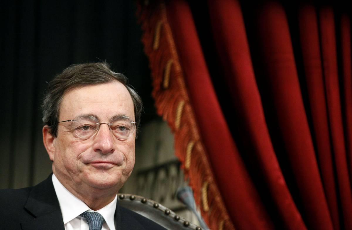 Draghi: "Sorvegliare da vicino le banche"