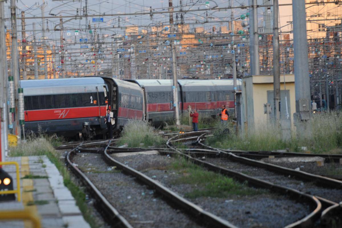 Roma, scontro tra Frecciarossa a Termini