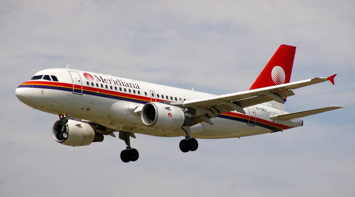 Meridiana dimezza il rosso