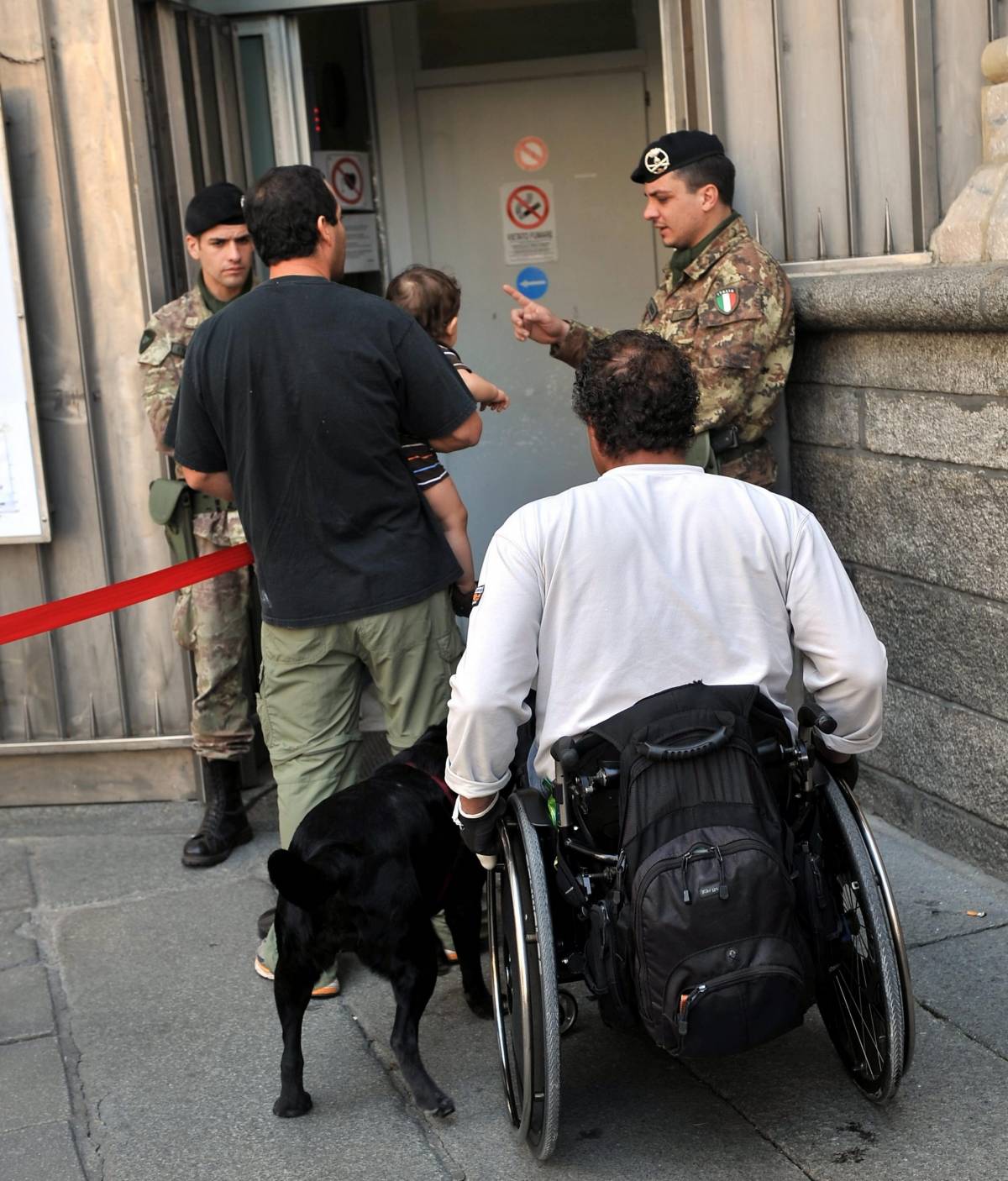 Disabili, il Duomo è una piazza a ostacoli