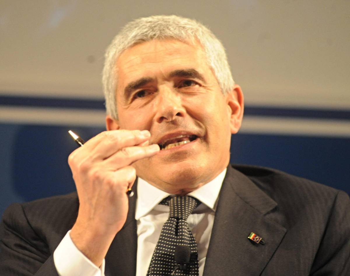 Casini tifa ancora Monti ma il Fli si è già stufato