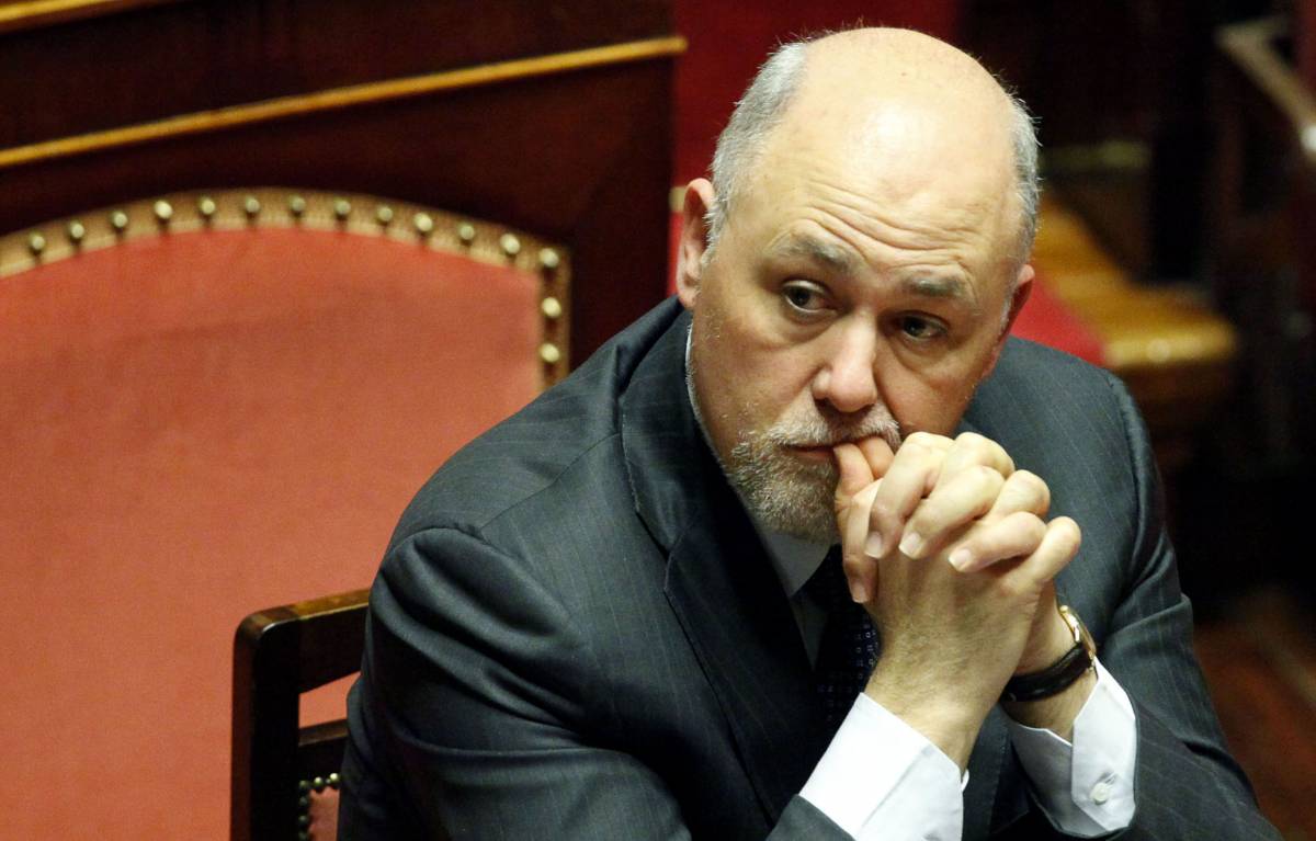 Lusi, "saccheggio" infinito: la Procura chiede l’arresto E Bersani lo scarica subito