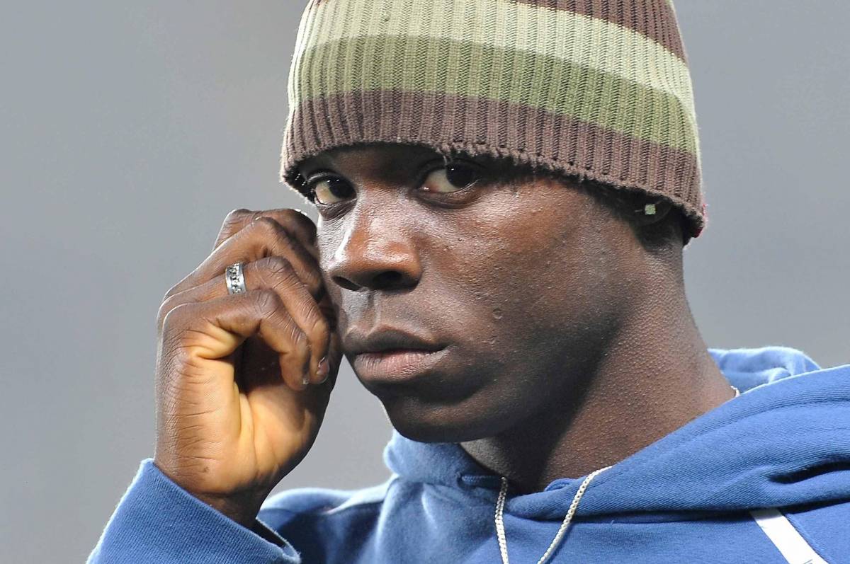 Altra notte brava per Balotelli Un festino con quattro escort dopo la lite con Raffaella Fico
