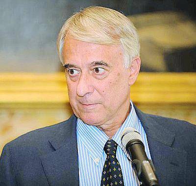 Pisapia esulta e vuole sfrattare il governo entro ottobre